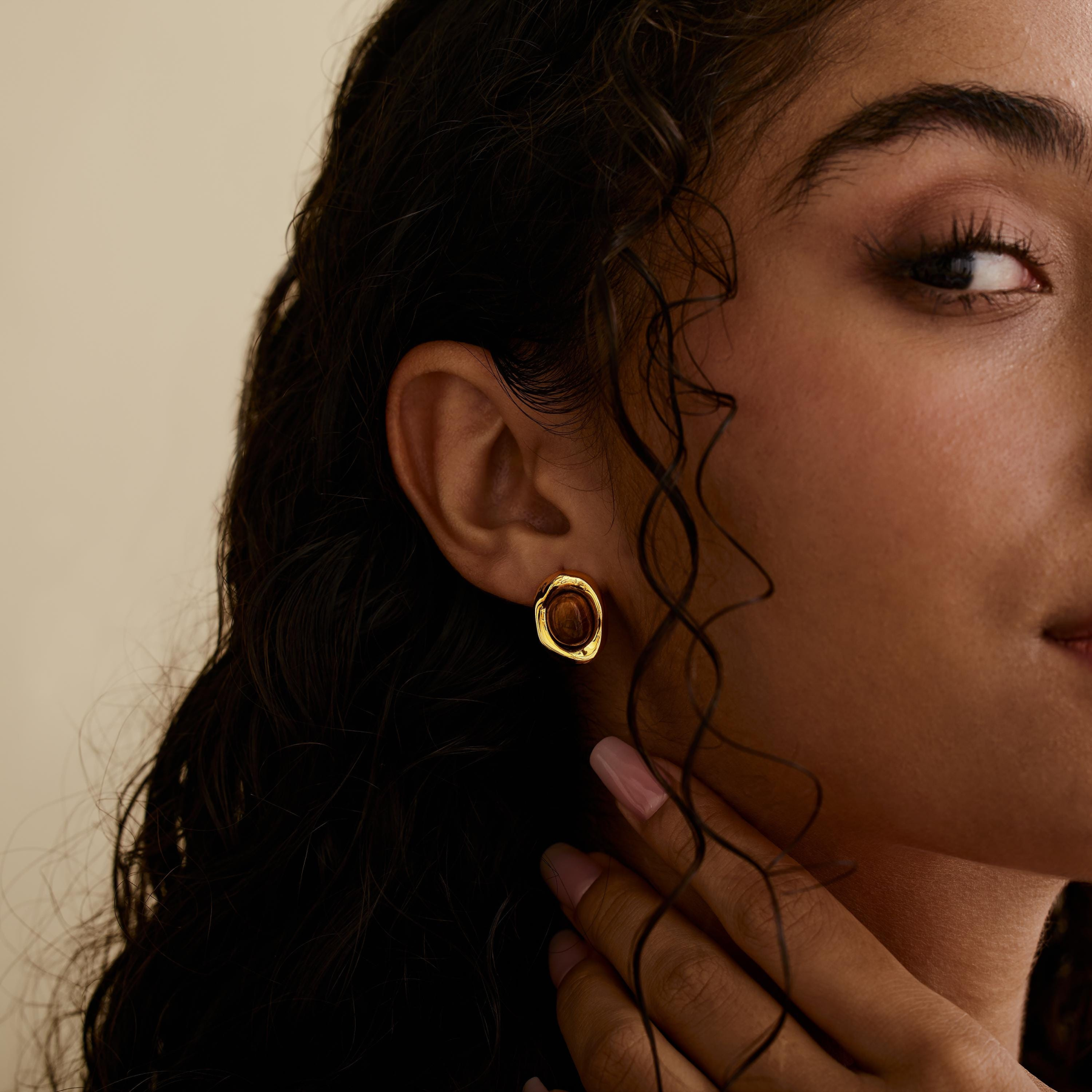 Tiger Eye Stud Earrings — Warm Vintage Glow