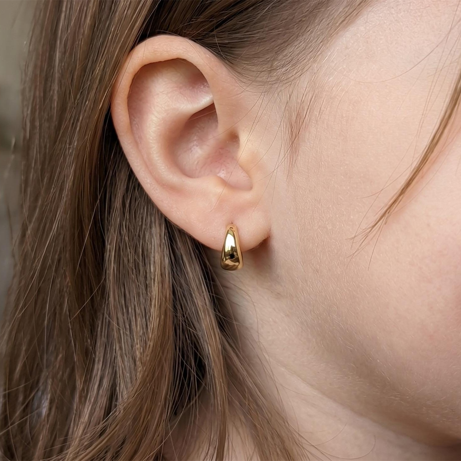 Minimalist Huggie Hoops — Clean Shine for Everyday Ease