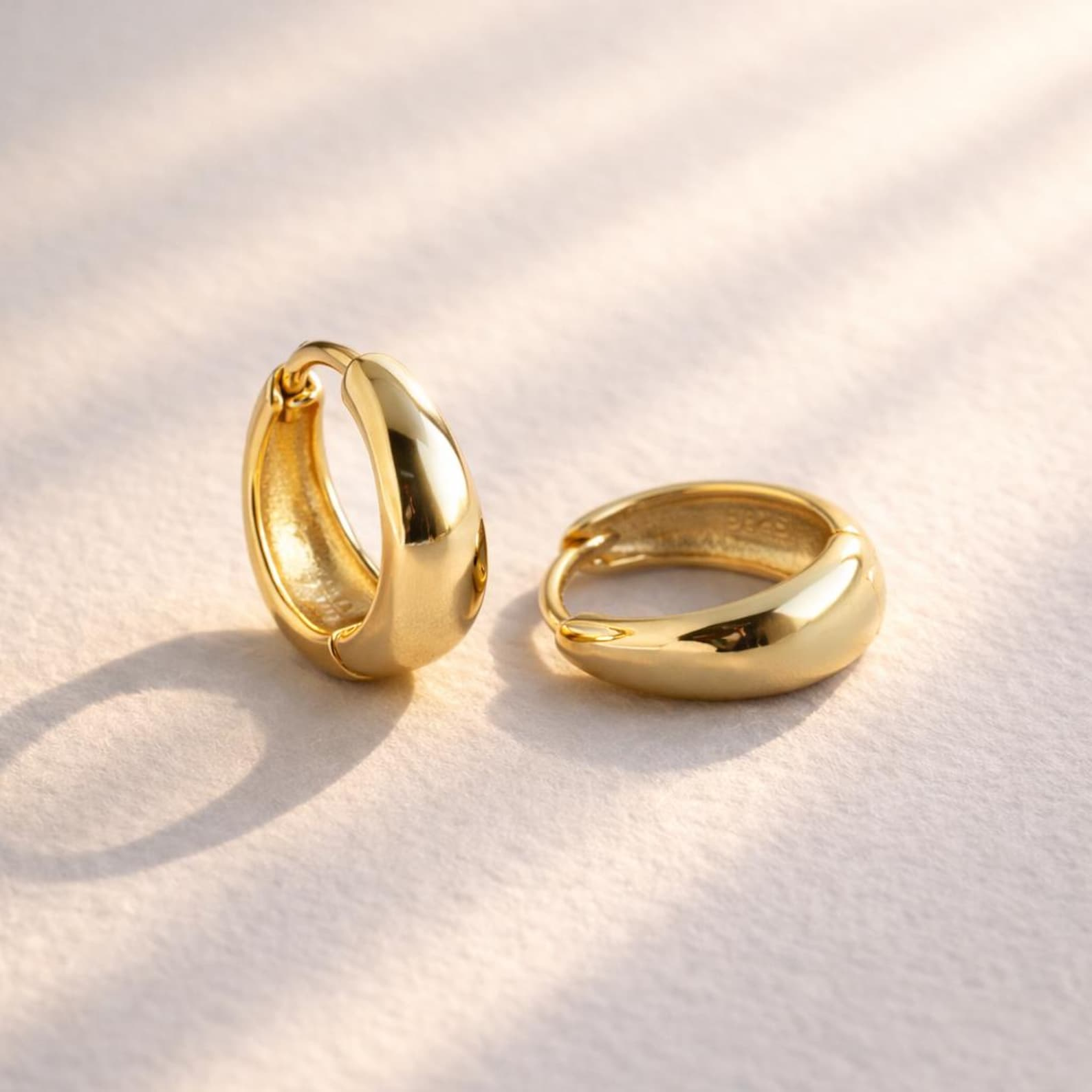 Sterling Silver Chunky Dome Huggie Hoop Earring (1 PC)