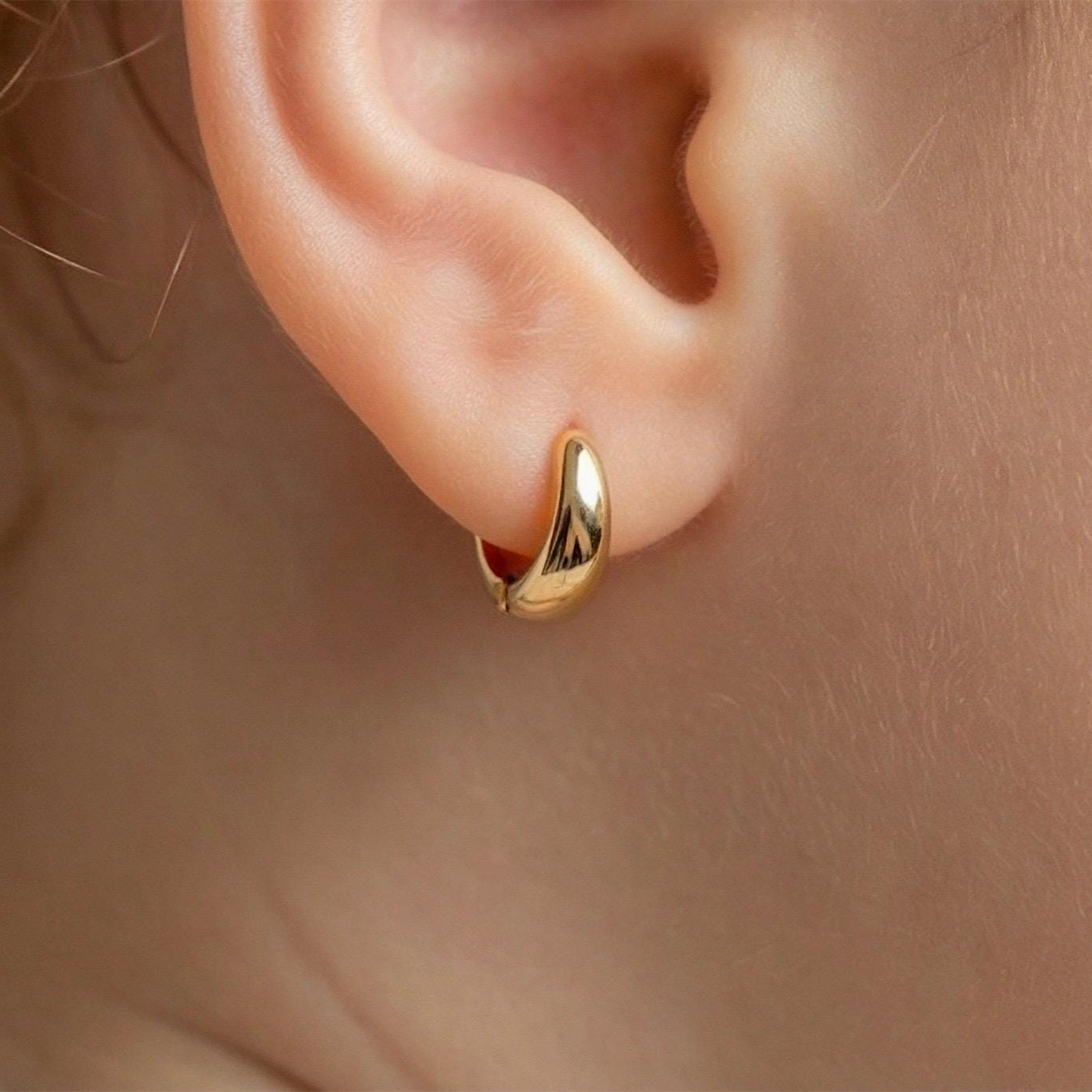 Minimalist Huggie Hoops — Clean Shine for Everyday Ease