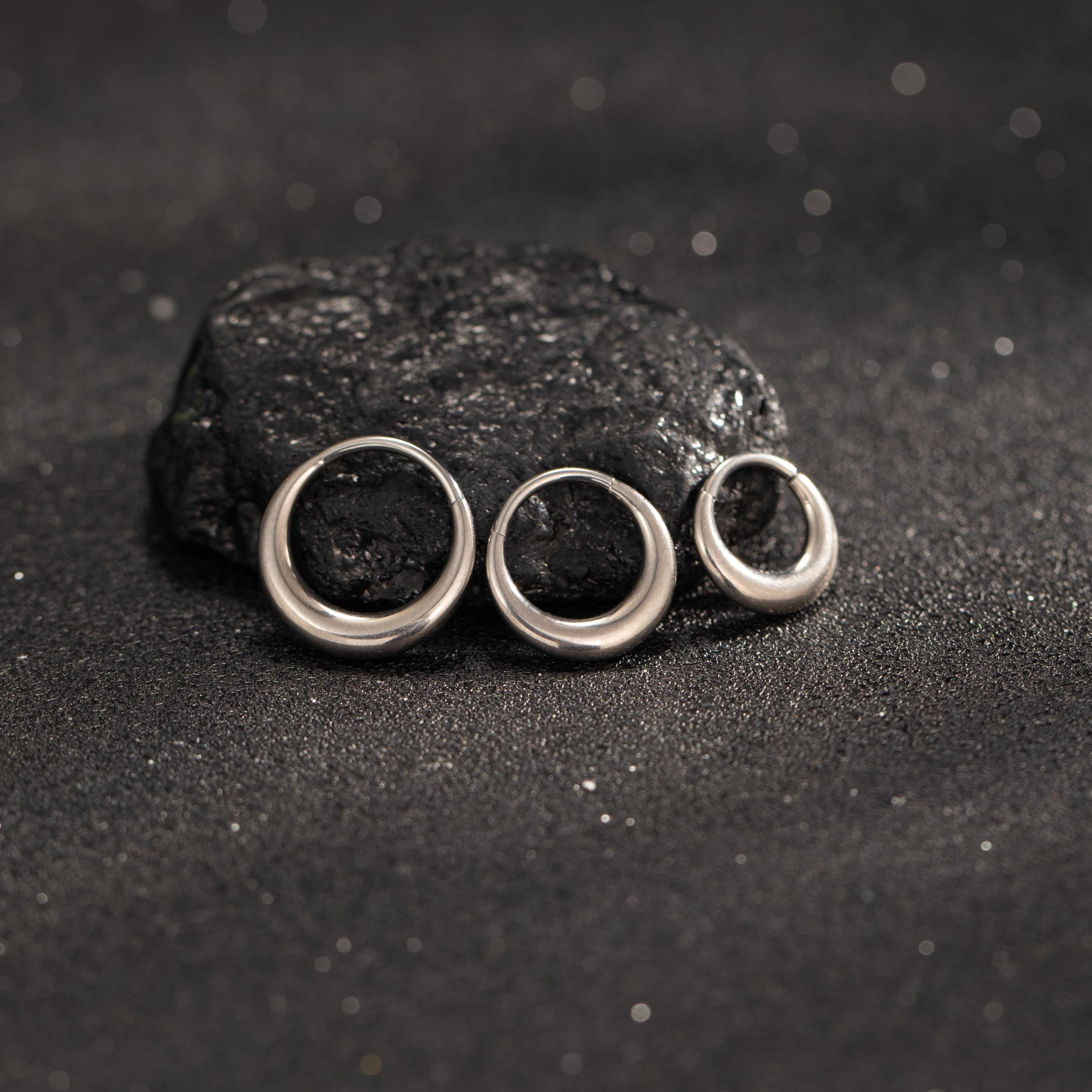 Chunky Seamless Hinged Hoop Earring