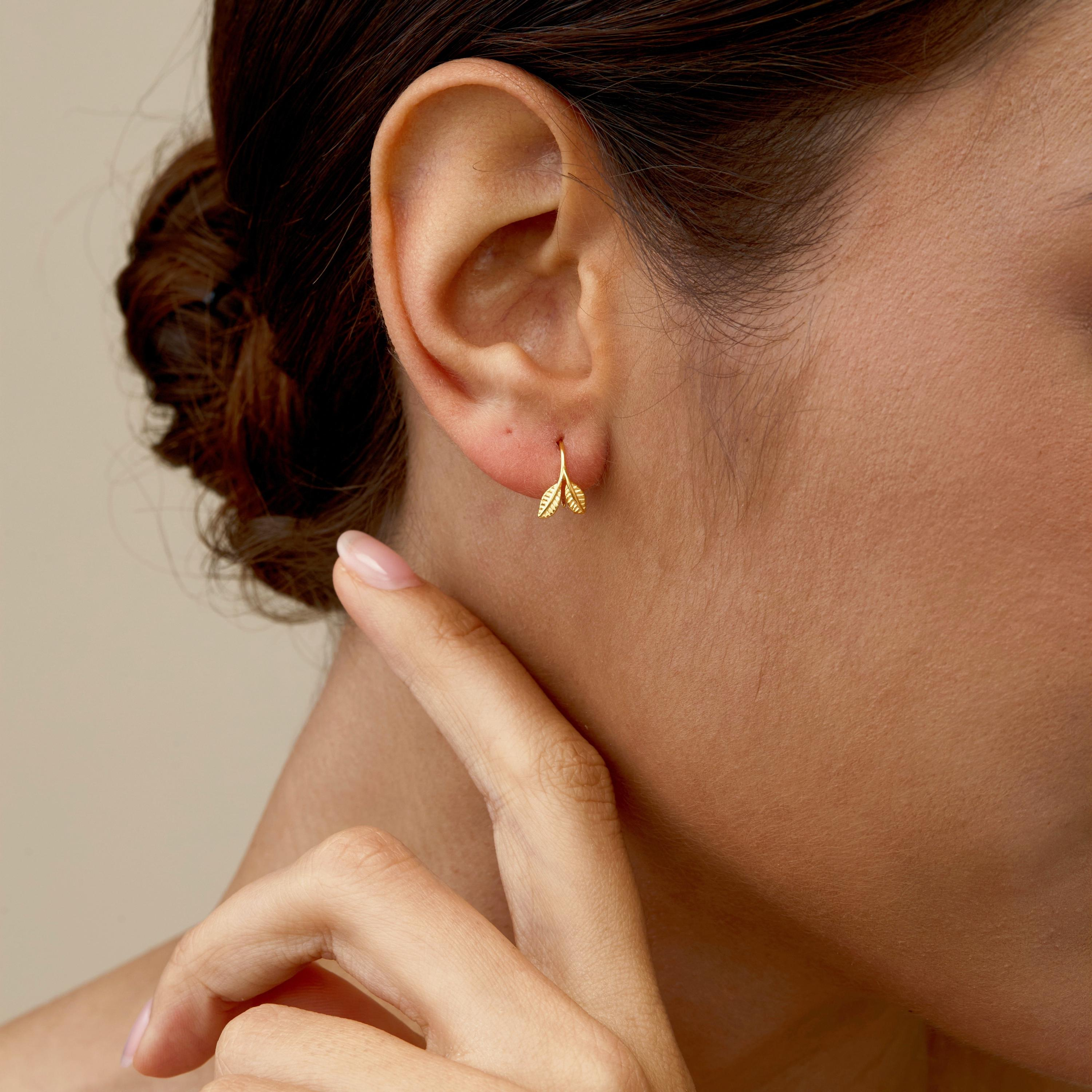 Dainty Gold Leaf Earrings (2 PCS)