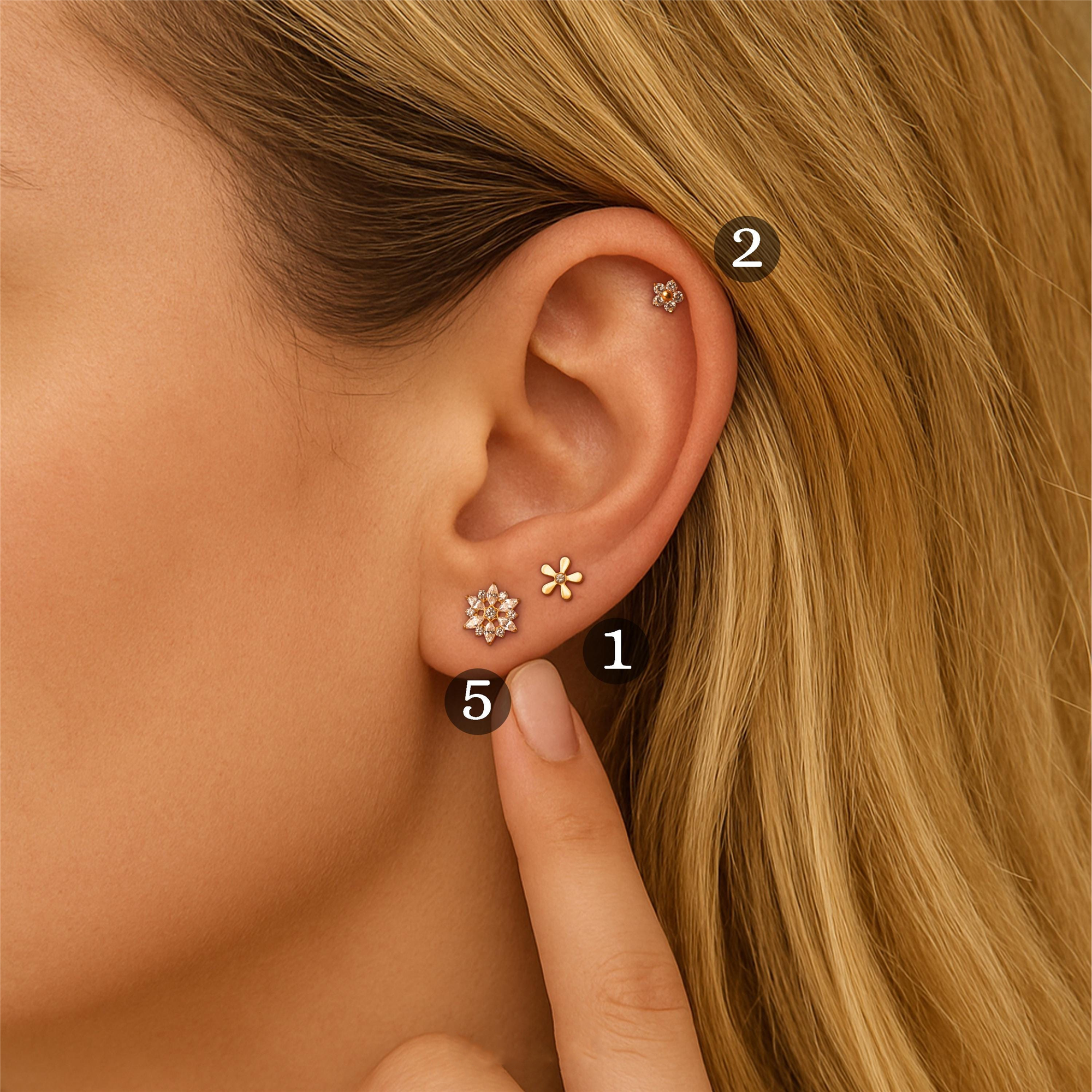Titanium Flower Stud(1 PC)