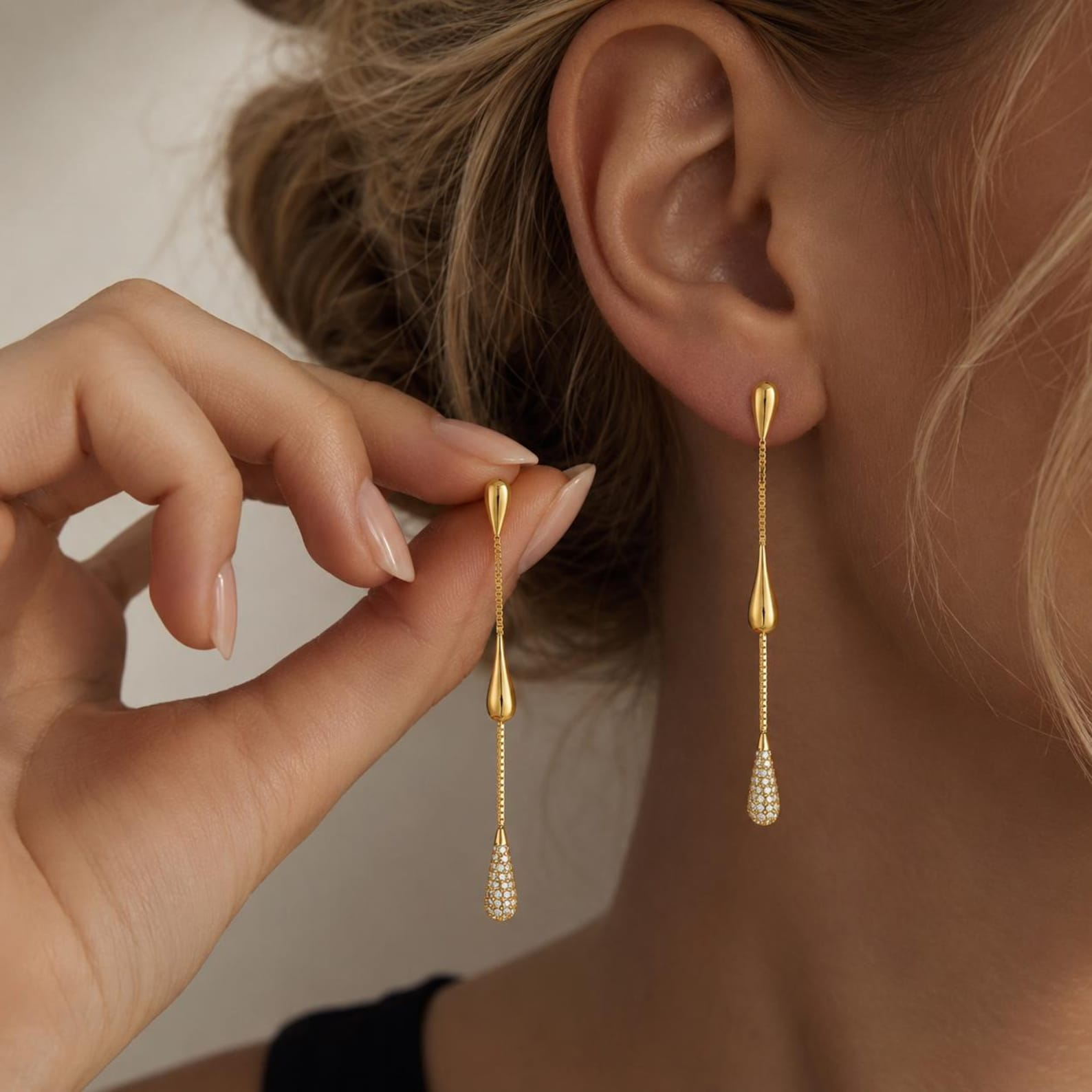 Minimal Teardrop Drop Earrings