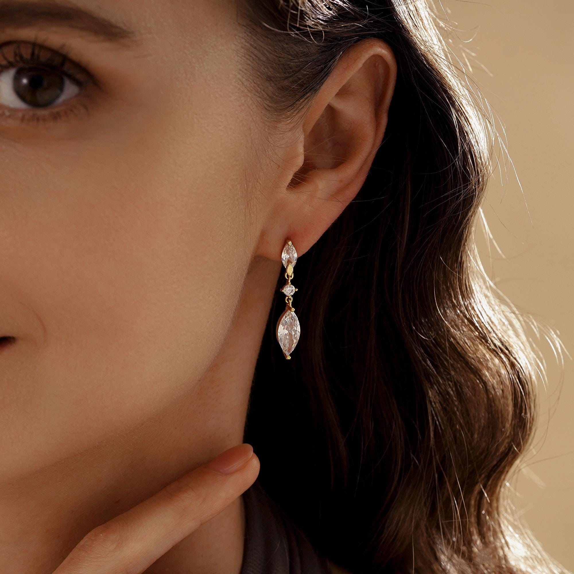 Minimal Diamond Drop Earrings
