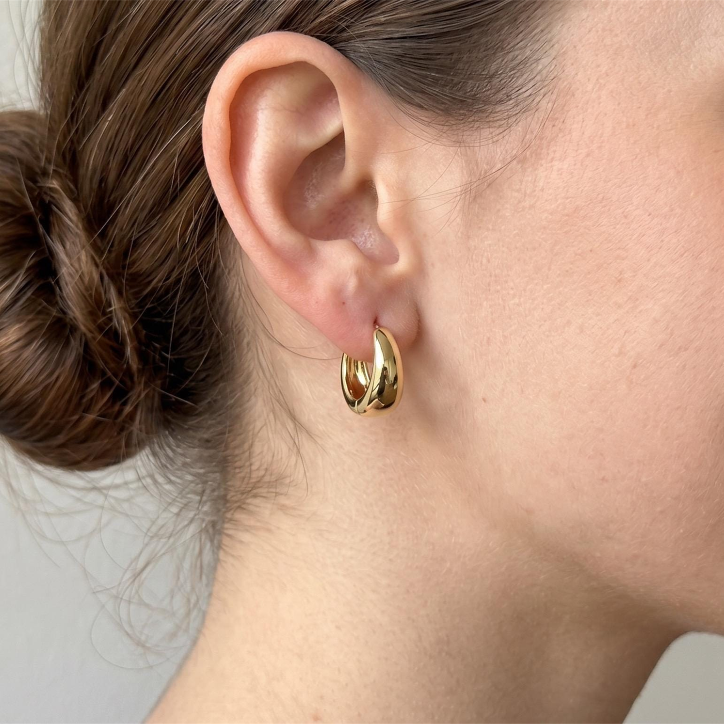 Minimalist Huggie Hoops — Clean Shine for Everyday Ease