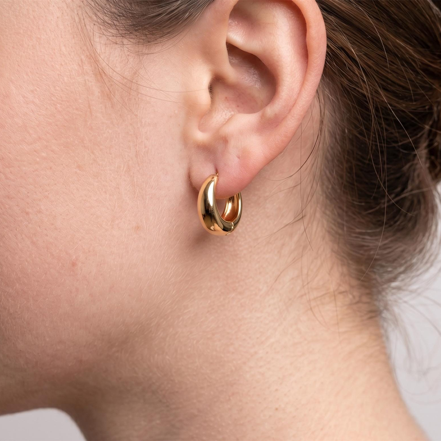Minimalist Huggie Hoops — Clean Shine for Everyday Ease