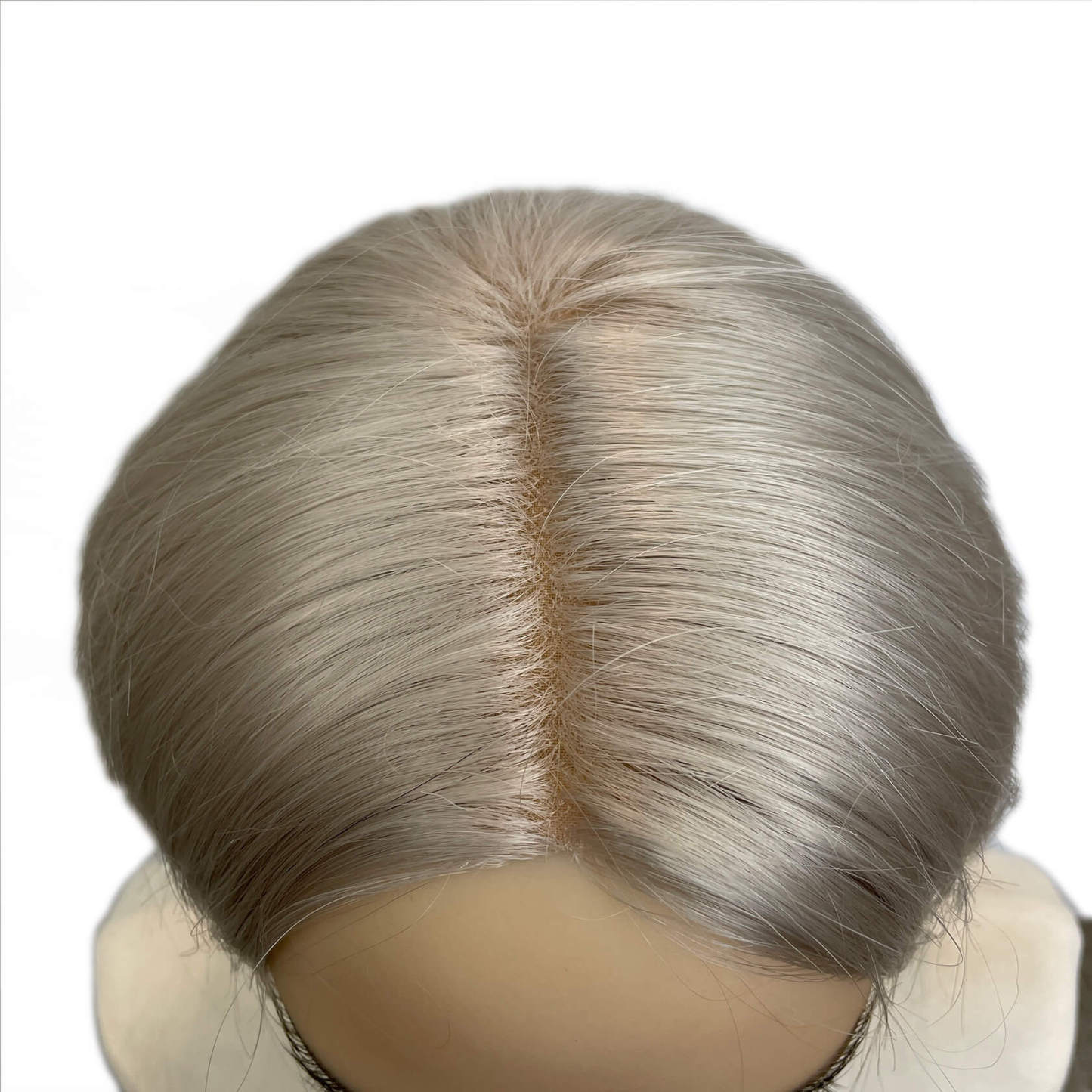 Synthetic wigs, including matte synthetic hair, are suitable for both daily and medical use.