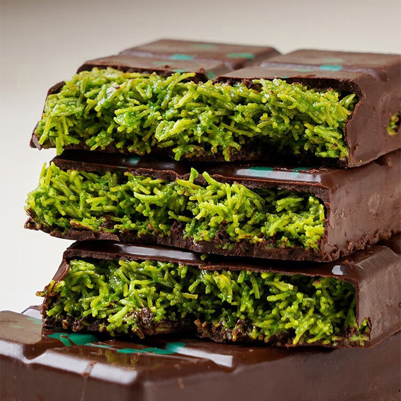🍫Dubai Internet Celebrity Chocolate😋 ma nadzienia pistacjowo-serowe, które zachwycą Cię już od pierwszego kęsa.