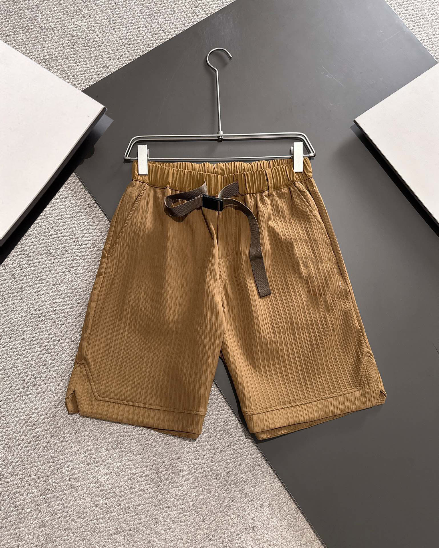 2024 New Elastic Waist Reversible Casual Shorts