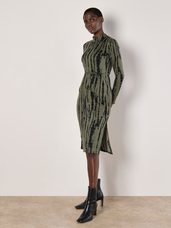 Green grass and plant dyed tie-dye mid-length dress