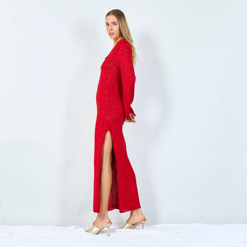 Elegant ring-detail knit maxi dress