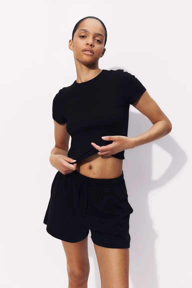 Women's  Crew neck, simple, fitted short sleeves