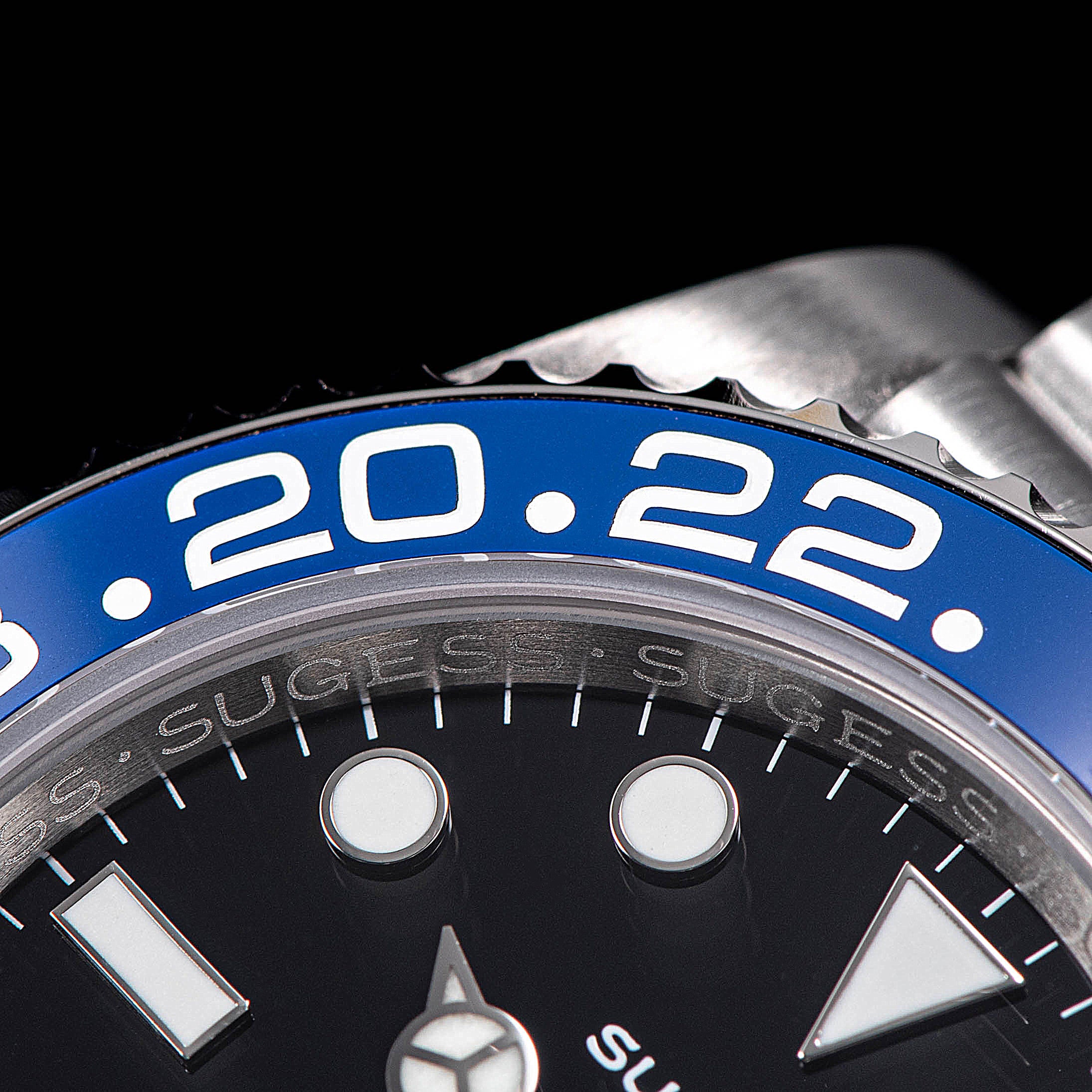 GMT DIVER'S SU126710BLRO V2 Red & Blue Bezel-TIME.SHOP