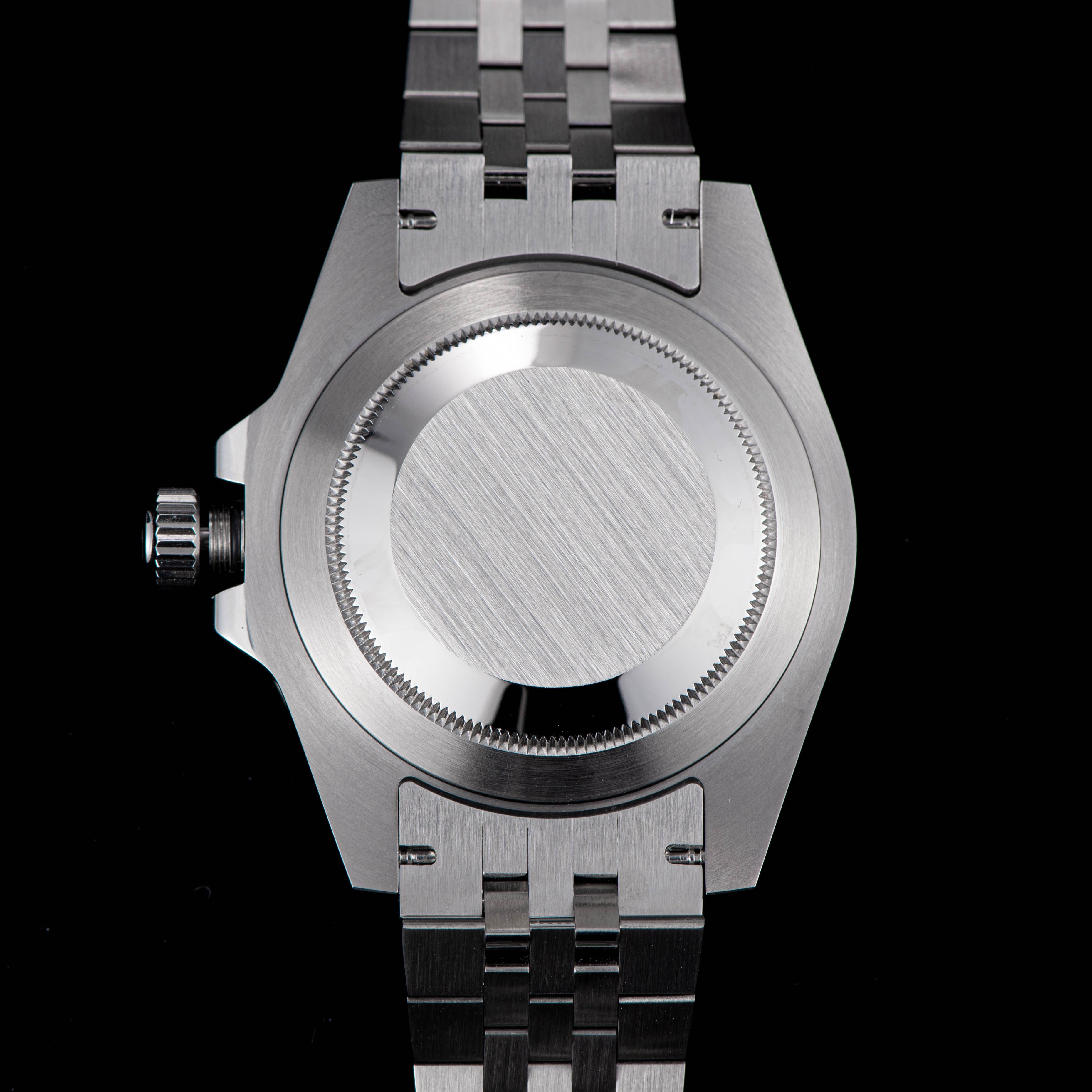 GMT DIVER'S SU126710BLRO V2 Red & Blue Bezel-TIME.SHOP