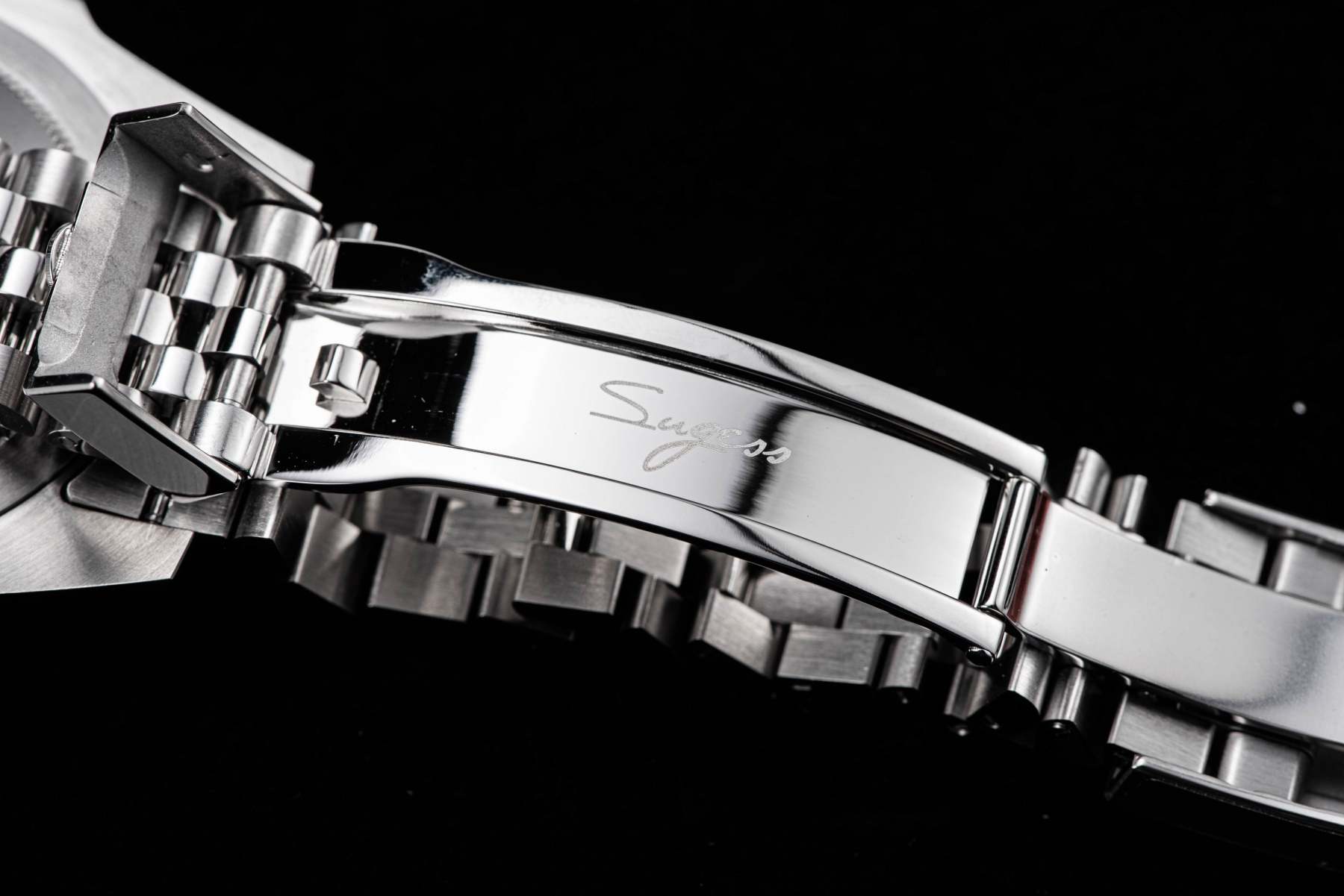 GMT DIVER'S SU126710BLRO V2 Red & Blue Bezel-TIME.SHOP