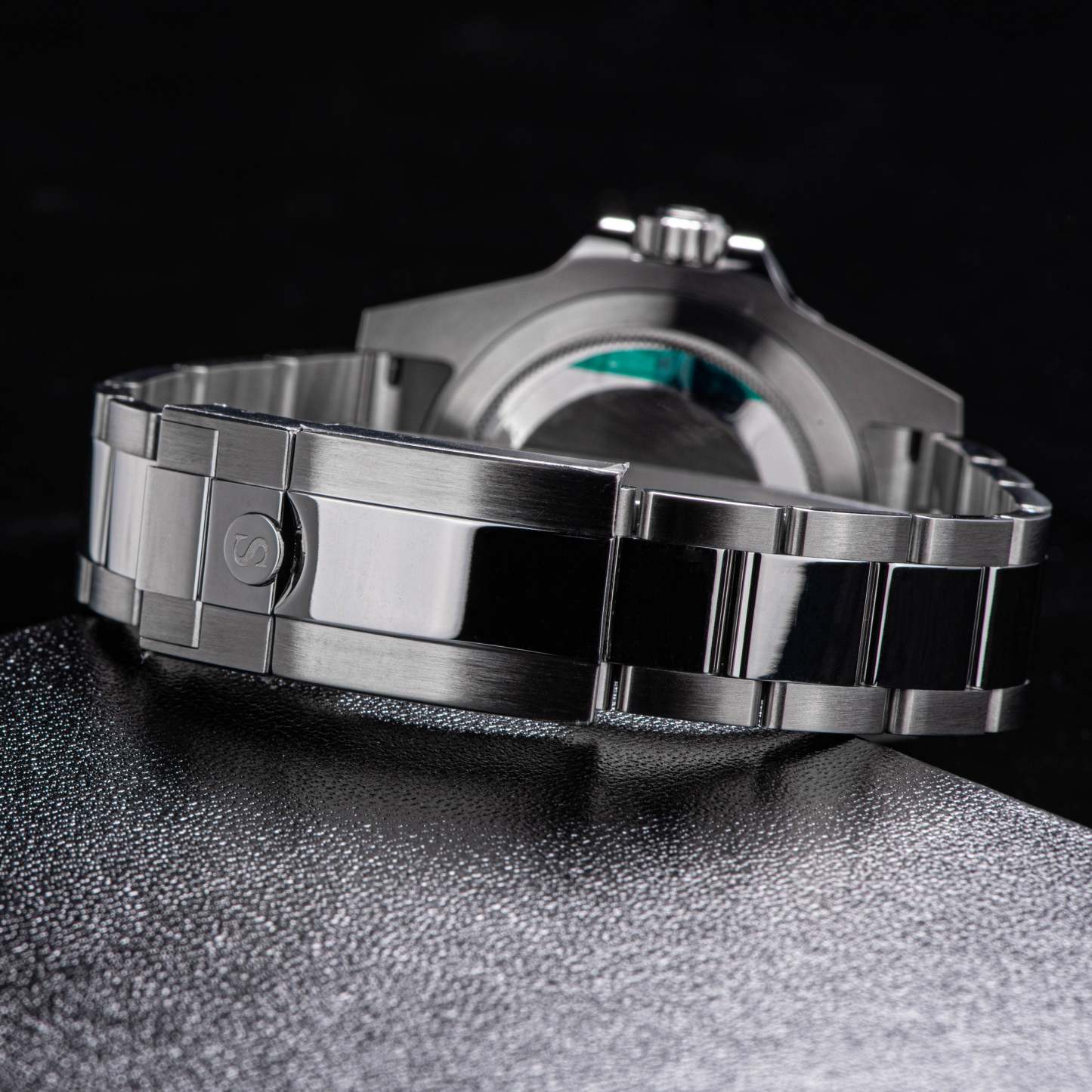 GMT DIVER'S SU126710BLRO V2 Red & Blue Bezel-TIME.SHOP