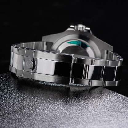 GMT DIVER'S SU126710BLRO V2 Red & Blue Bezel-TIME.SHOP