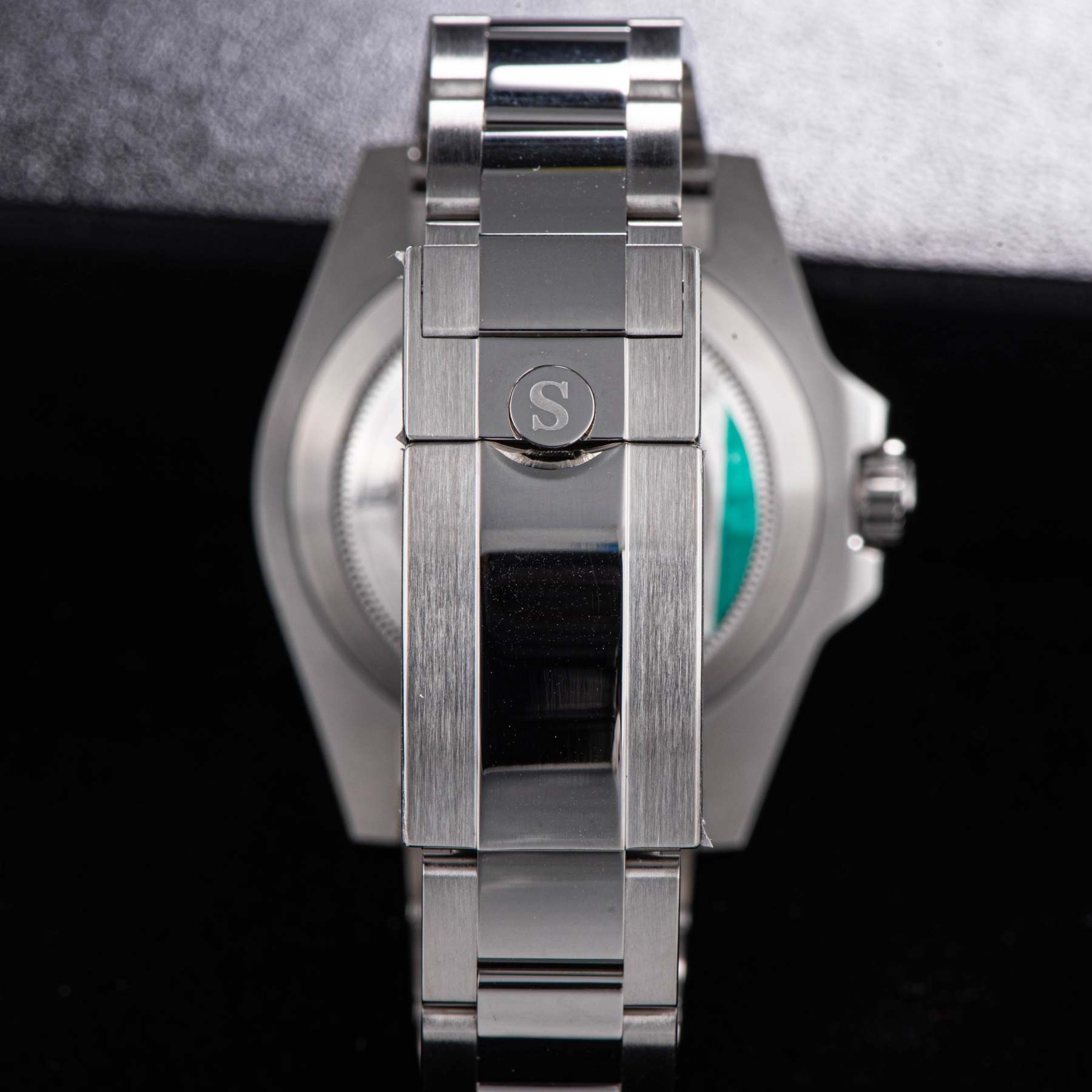 GMT DIVER'S SU126710BLRO V2 Red & Blue Bezel-TIME.SHOP