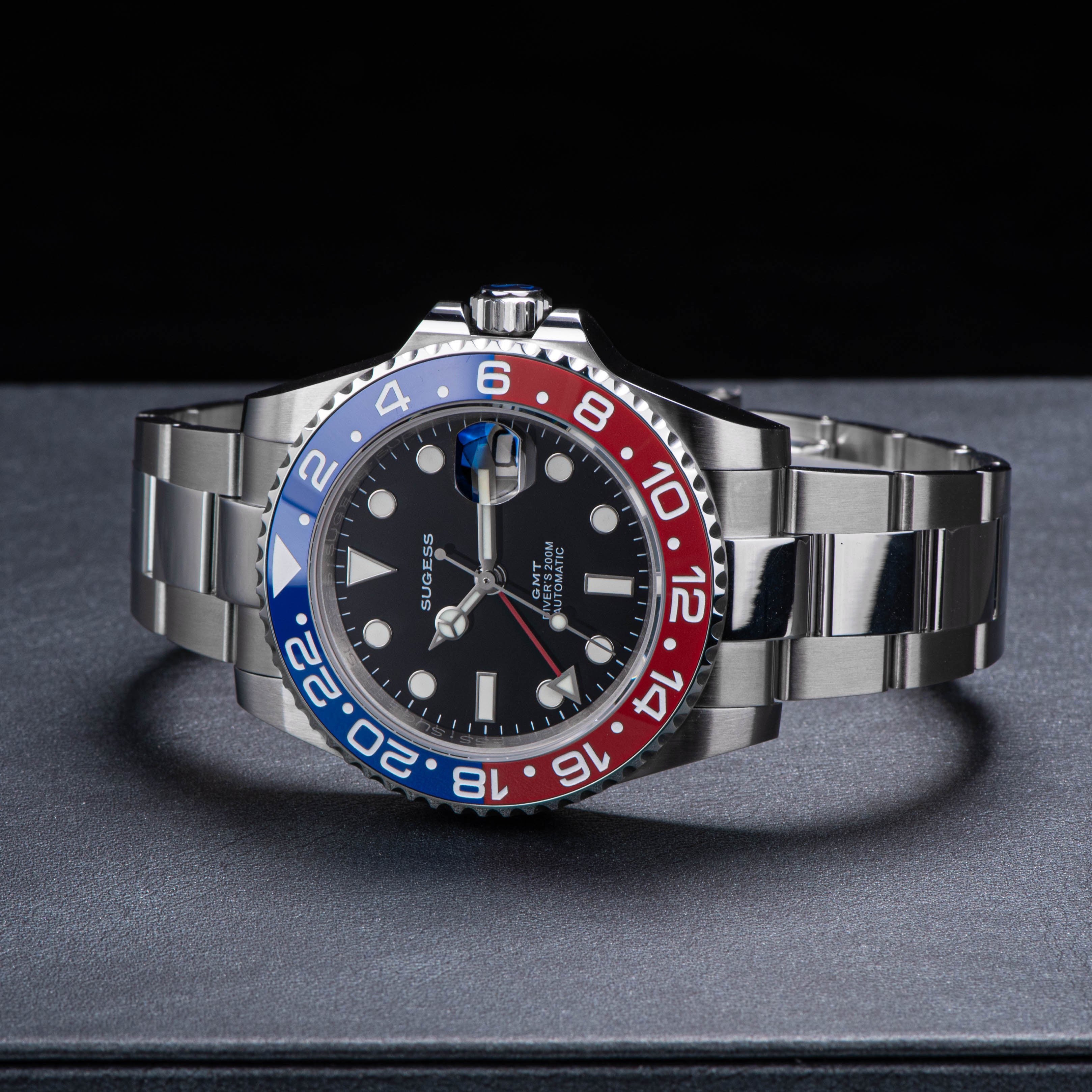 GMT DIVER'S SU126710BLRO V2 Red & Blue Bezel-TIME.SHOP