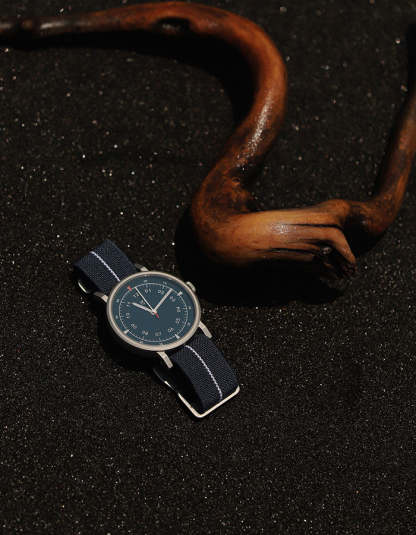 MAVEN WATCH: MUS-02 NAVY P 40MM-TIME.SHOP