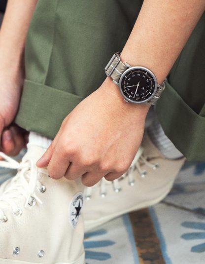 MAVEN WATCH: MUS-03 KHAKI P 40MM-TIME.SHOP