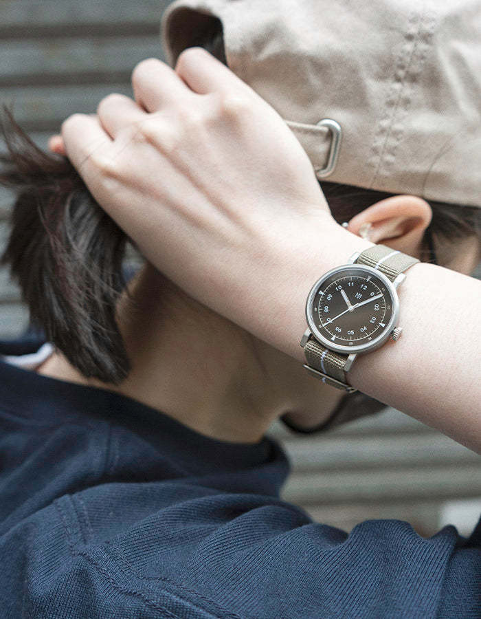 MAVEN WATCH: MUS-03 KHAKI P 34MM-TIME.SHOP