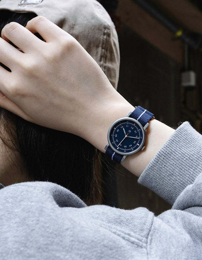 MAVEN WATCH: MUS-02 NAVY P 34MM-TIME.SHOP