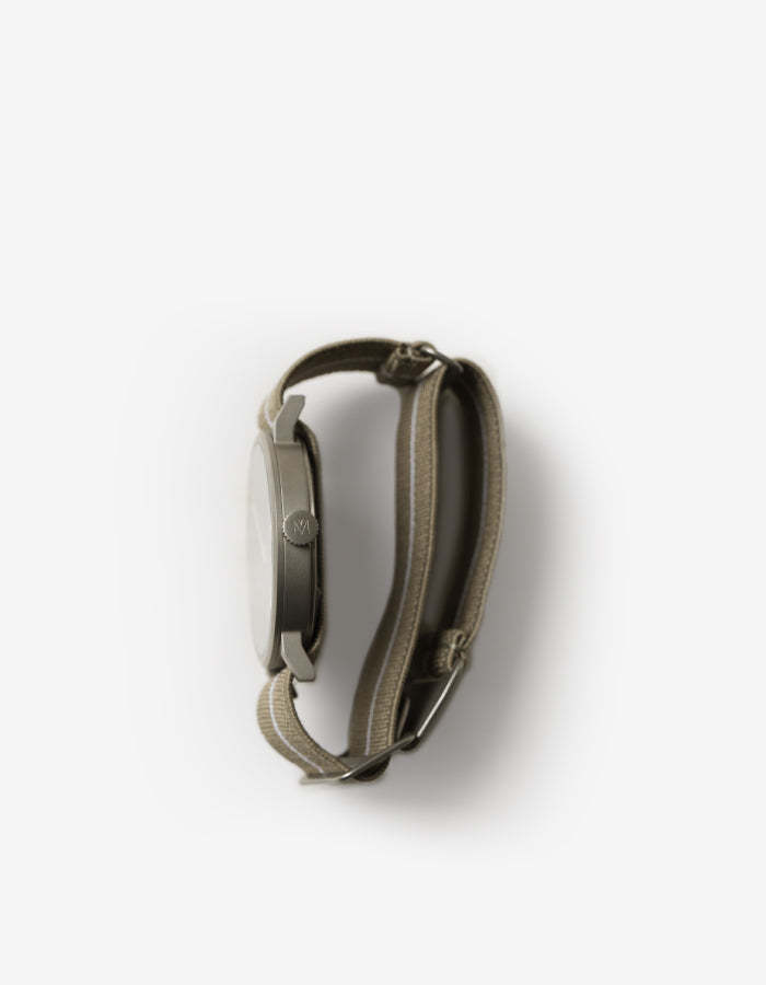 MAVEN WATCH: MUS-03 KHAKI P 40MM-TIME.SHOP