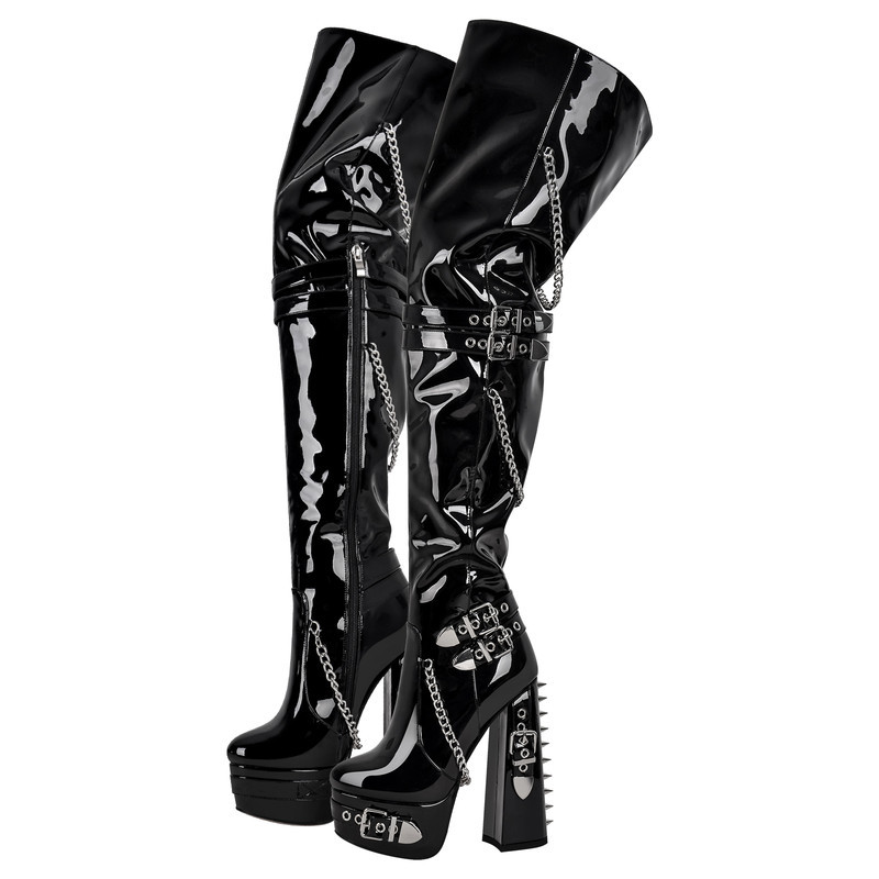Overknee Stiefel mit Schnallenriemen und Plateausohle und Nieten