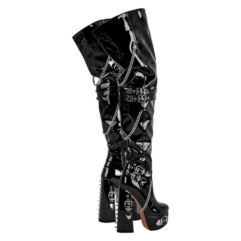 Overknee Stiefel mit Schnallenriemen und Plateausohle und Nieten