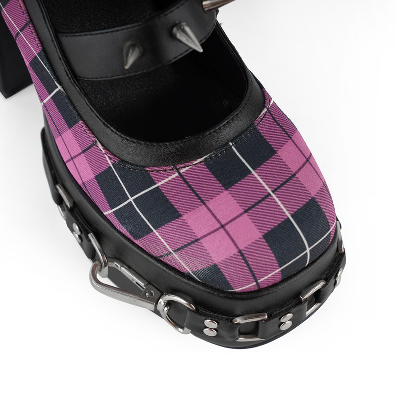 Plateau Schnürschuhe mit Blockabsatz und Nieten