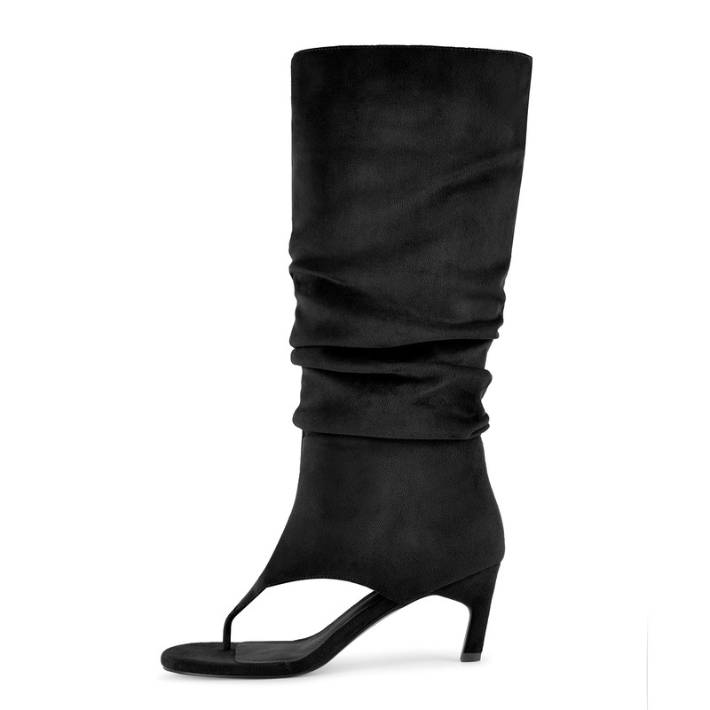 Stiefel aus Wildleder mit runder Spitze und niedrigem Absatz
