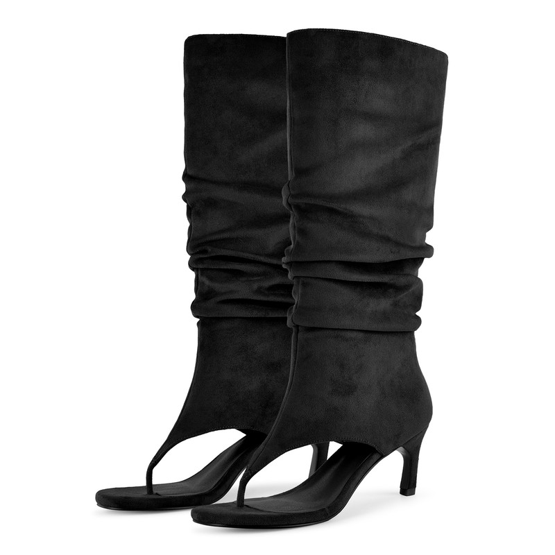 Stiefel aus Wildleder mit runder Spitze und niedrigem Absatz