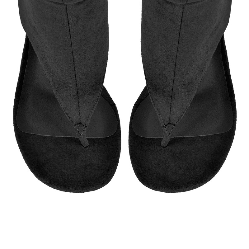 Stiefel aus Wildleder mit runder Spitze und niedrigem Absatz