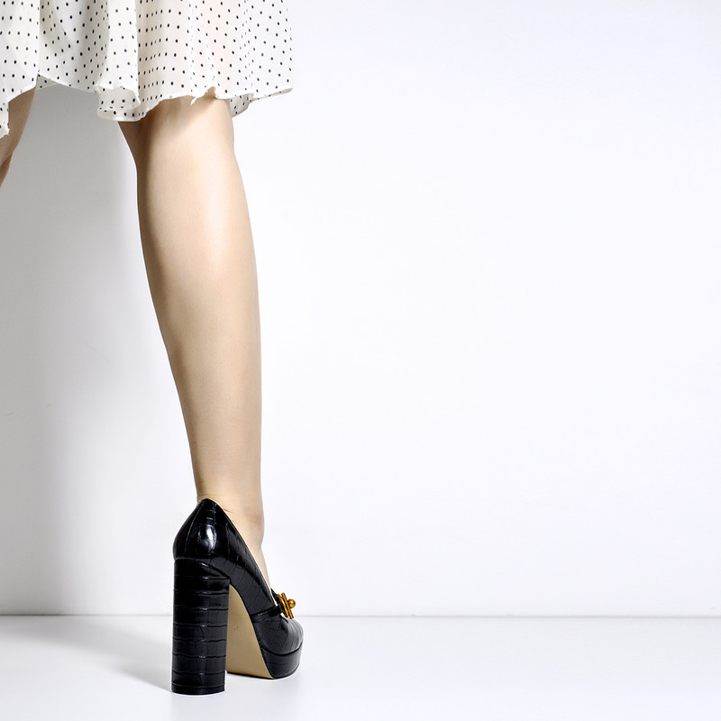 Plateau Pump spitze Zehenpartie mit Blockabsatz goldener Metallverschluss