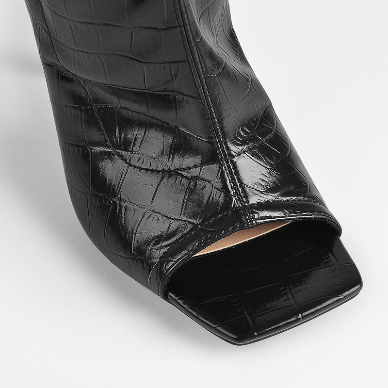 overknee Stiefel Lackleder Pfennigabsatz offener und quadratischer Zehenbereich