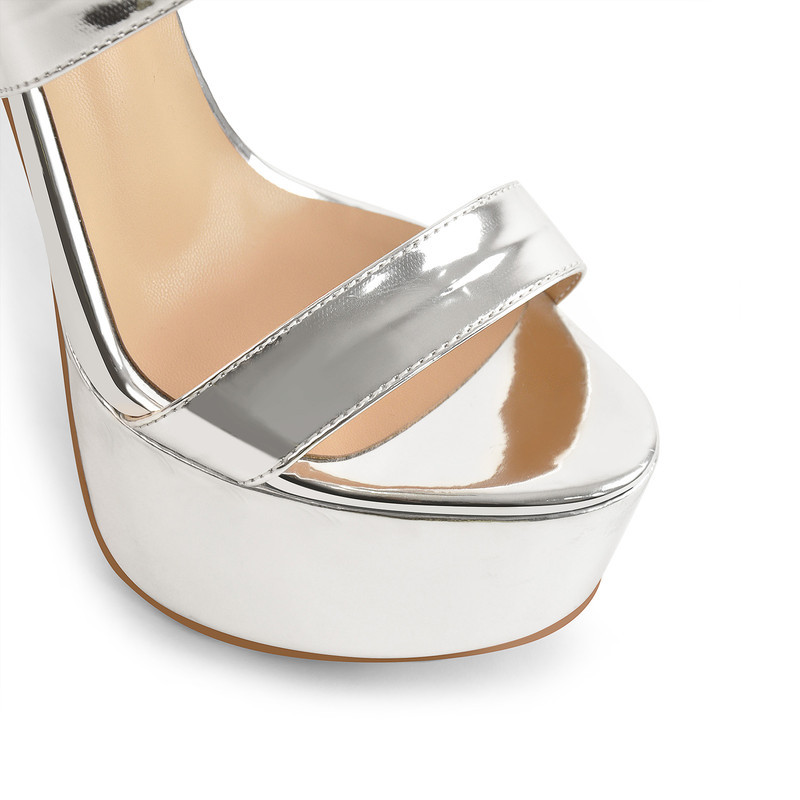 Plateau Stiletto Sandalen mit verbreiterten Knöchelriemen Lackleder