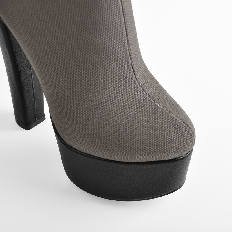 Modischer Cutout Fesselriemen Blockabsatz Langschaftstiefel