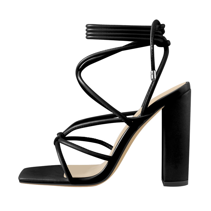 Fesselriemen Sandalen mit klobigen High Heels
