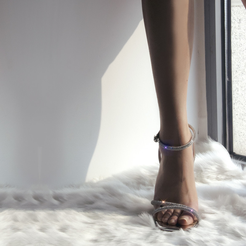 Strass Quadratische Zehe Knöchelriemen Transparenter Absatz Sandalen