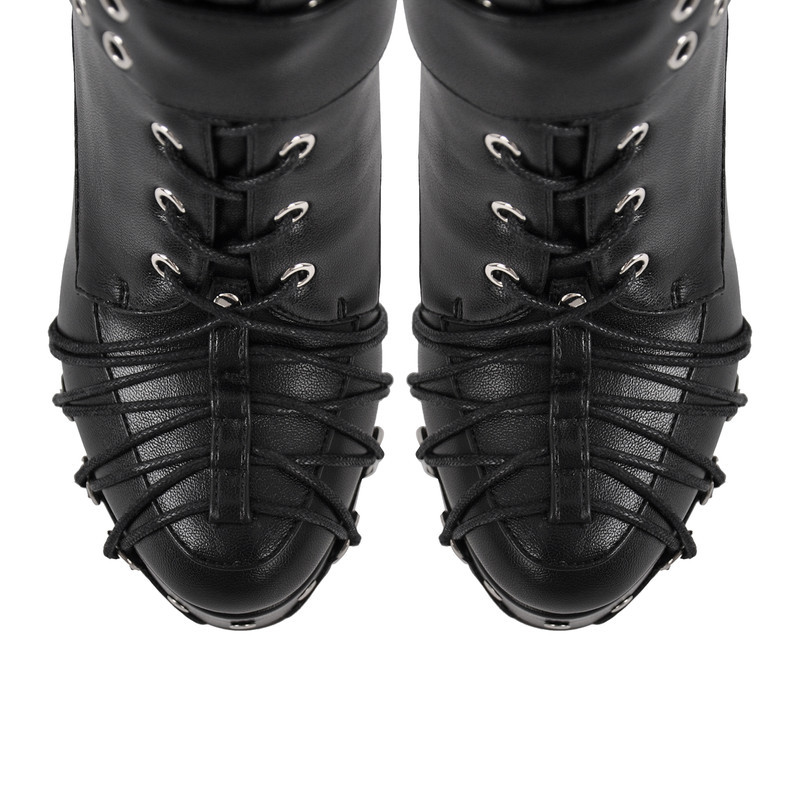 Kniehohe Stiefel mit Plateausohle und Schnalle