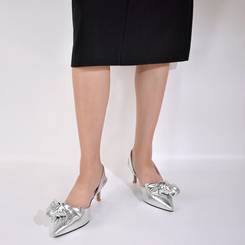 Spitze Zehenpartie Schleife Kittenabsatz Slingpumps