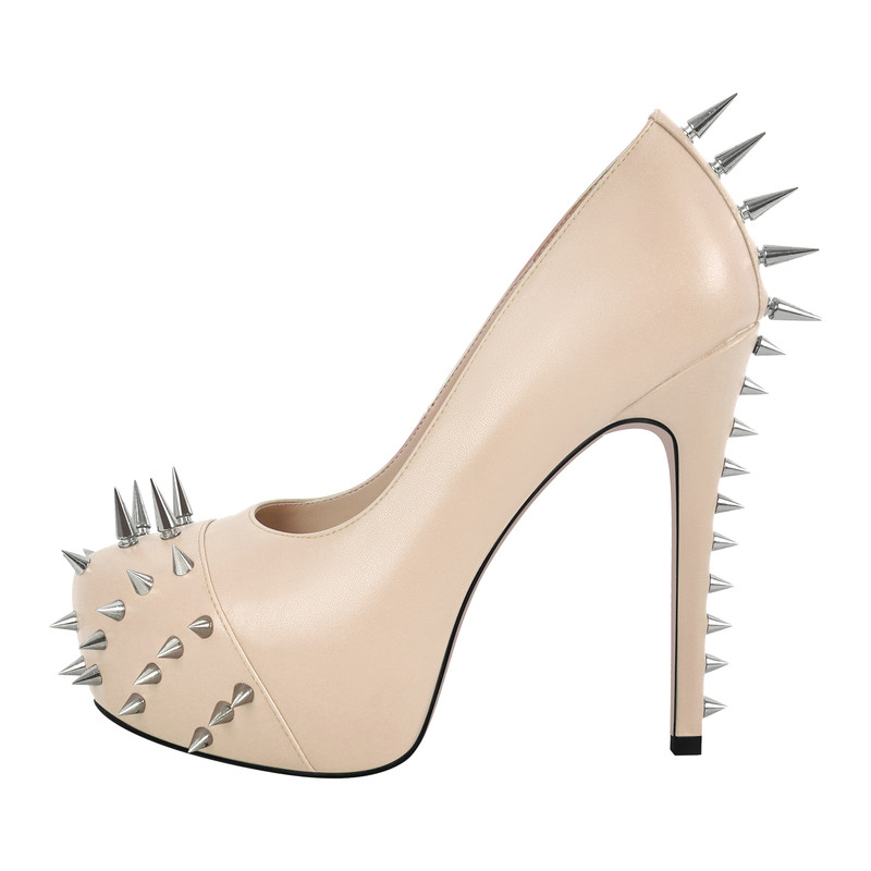 Plateau Stiletto Pumps mit runder Zehenpartie und Nieten