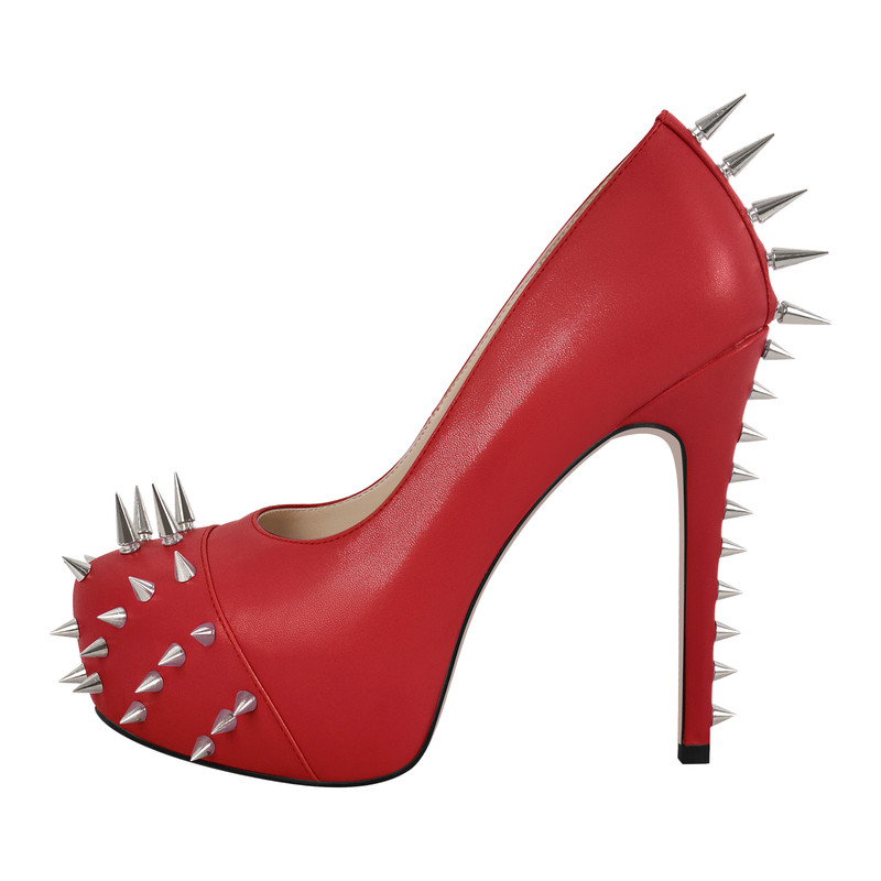Plateau Stiletto Pumps mit runder Zehenpartie und Nieten
