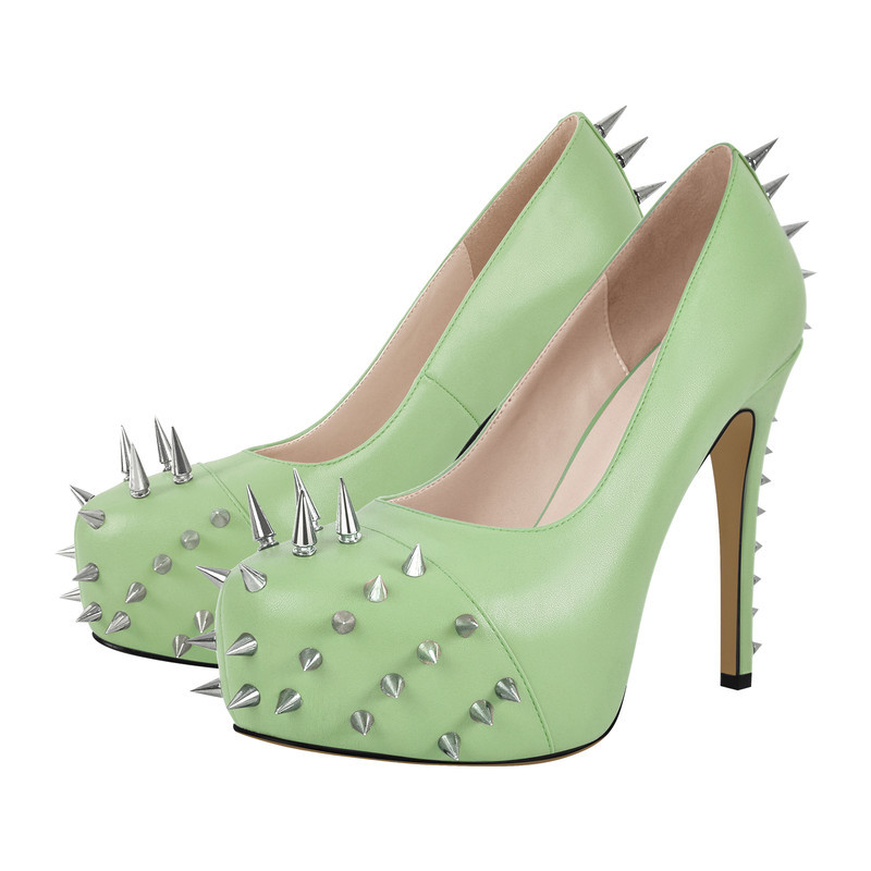 Plateau Stiletto Pumps mit runder Zehenpartie und Nieten
