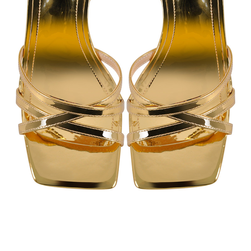 Sandalen mit Stilettoabsatz und Fesselriemchen
