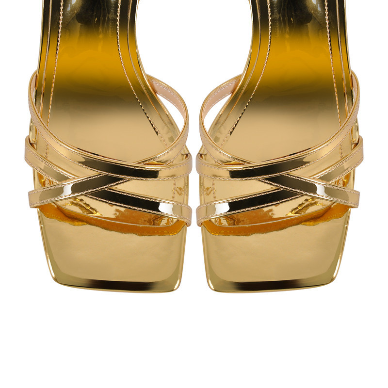 Sandalen mit Stilettoabsatz und Fesselriemchen