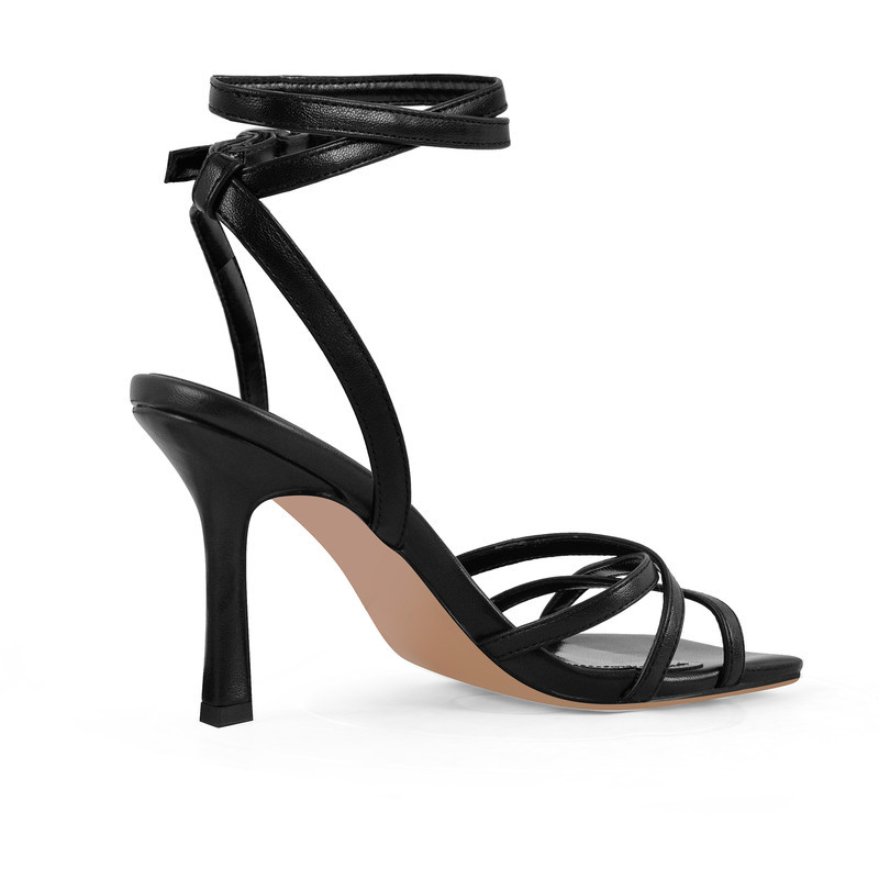 Sandalen mit Stilettoabsatz und Fesselriemchen