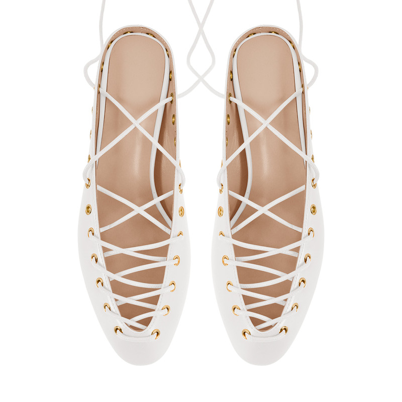 Pantoletten mit runder Zehenpartie und Schnürung